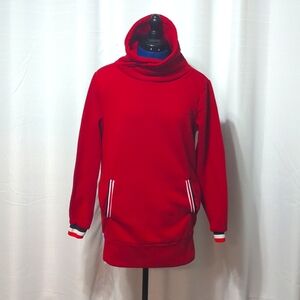 Red high neck sweatshirt with pockets